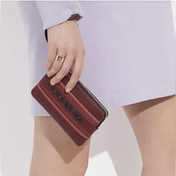 Coach Wine Burgundy Wristlet Wallet Card Holder Zipper Closure NWT - Picture 2 of 16